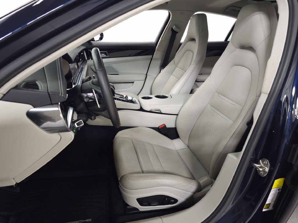Used 2022  Porsche 4S image 18
