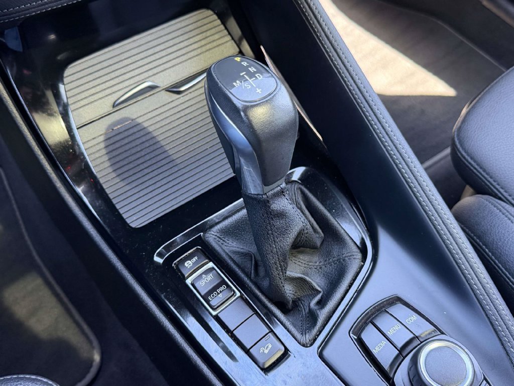 Used 2018 Blue BMW xDrive28i image 6