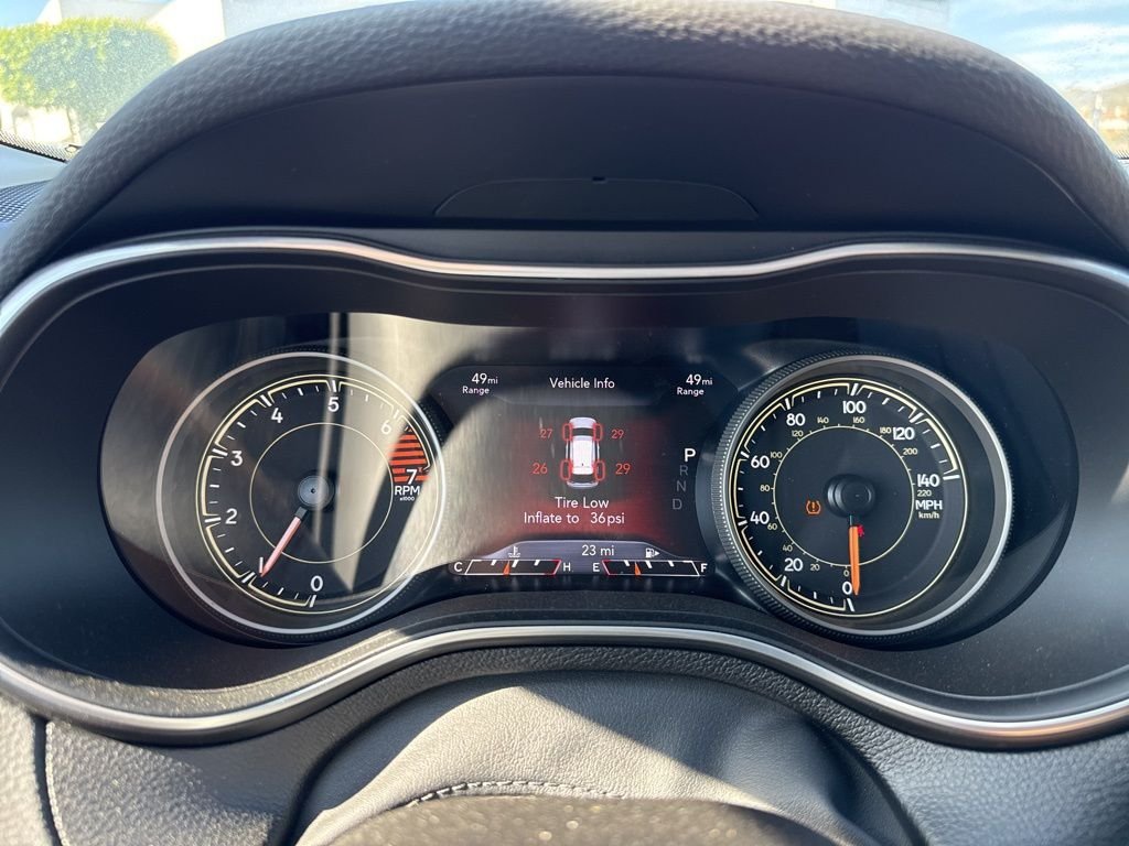 New 2023 Bright White Clear-Coat Exterior Paint Jeep Altitude Lux image 13