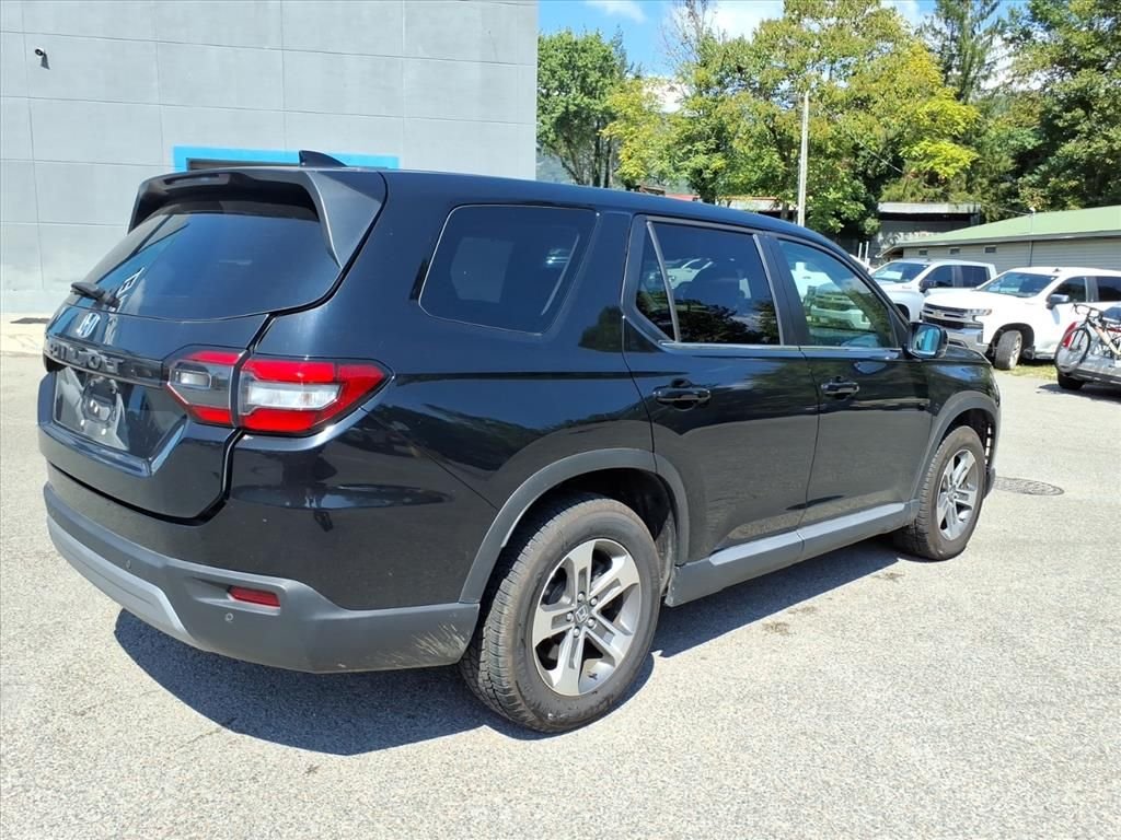 Used 2025 Black Honda EX-L image 8