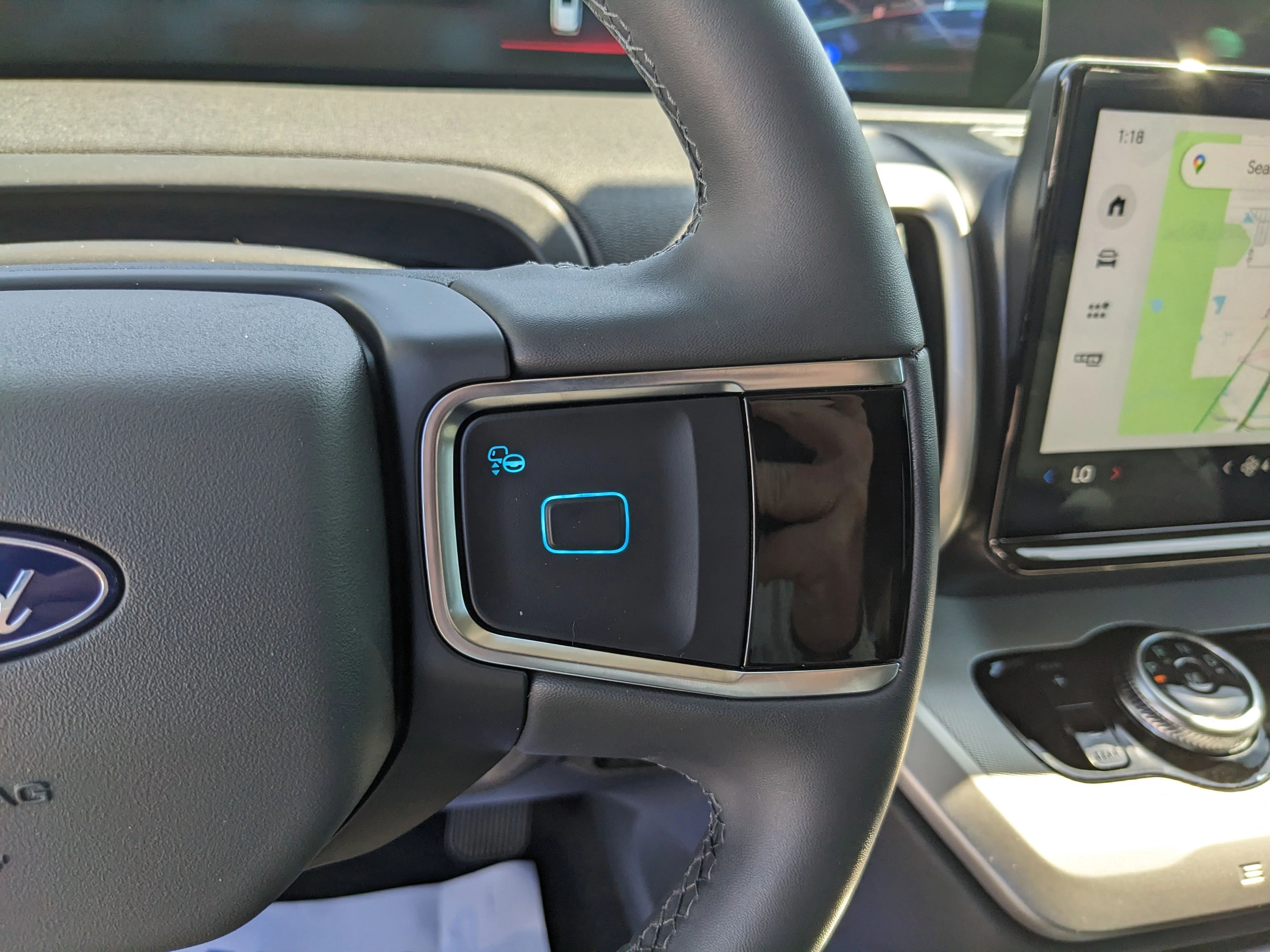 New 2025 Oxford White Ford Active MAX image 28