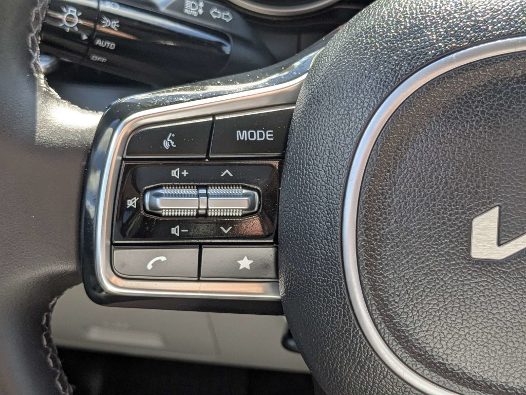 Used 2024 White Kia EX image 33