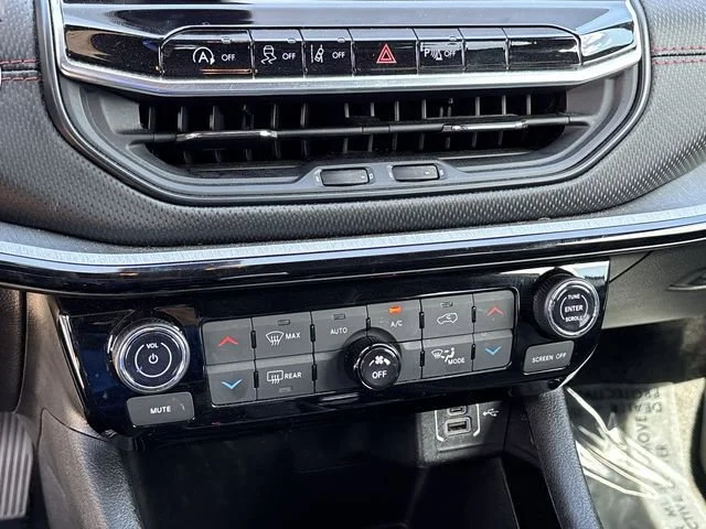 Used 2024 White Jeep Trailhawk 4x4 image 19