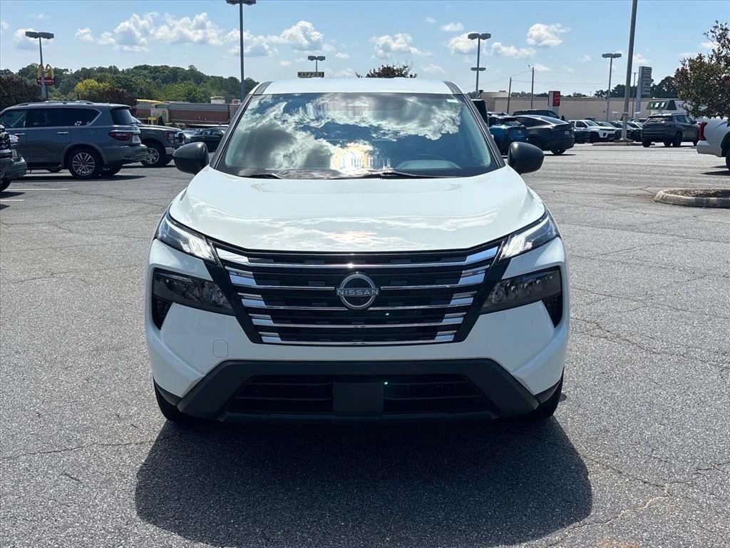 Used 2024 White Nissan S image 22