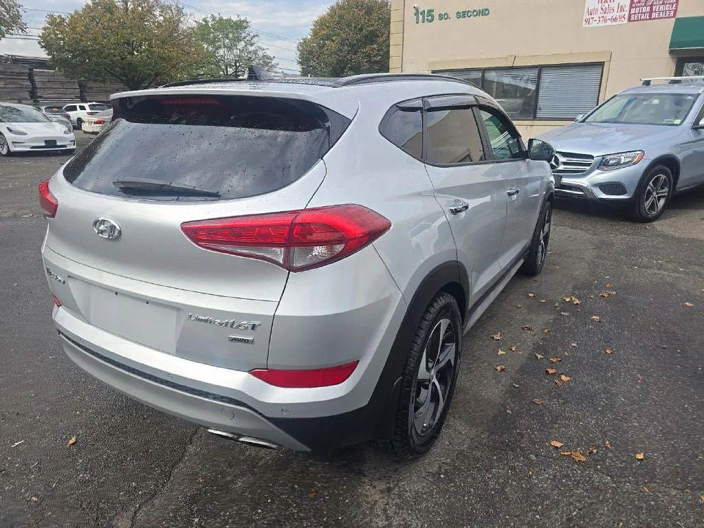 Used 2018 Silver Hyundai Limited image 8