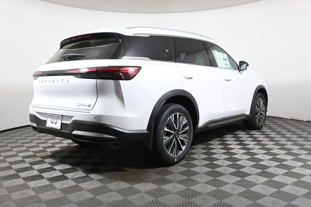 New 2027 RADIANT WHITE INFINITI Luxe AWD image 7