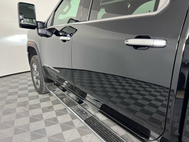 New 2026 Onyx Black GMC SLT image 10