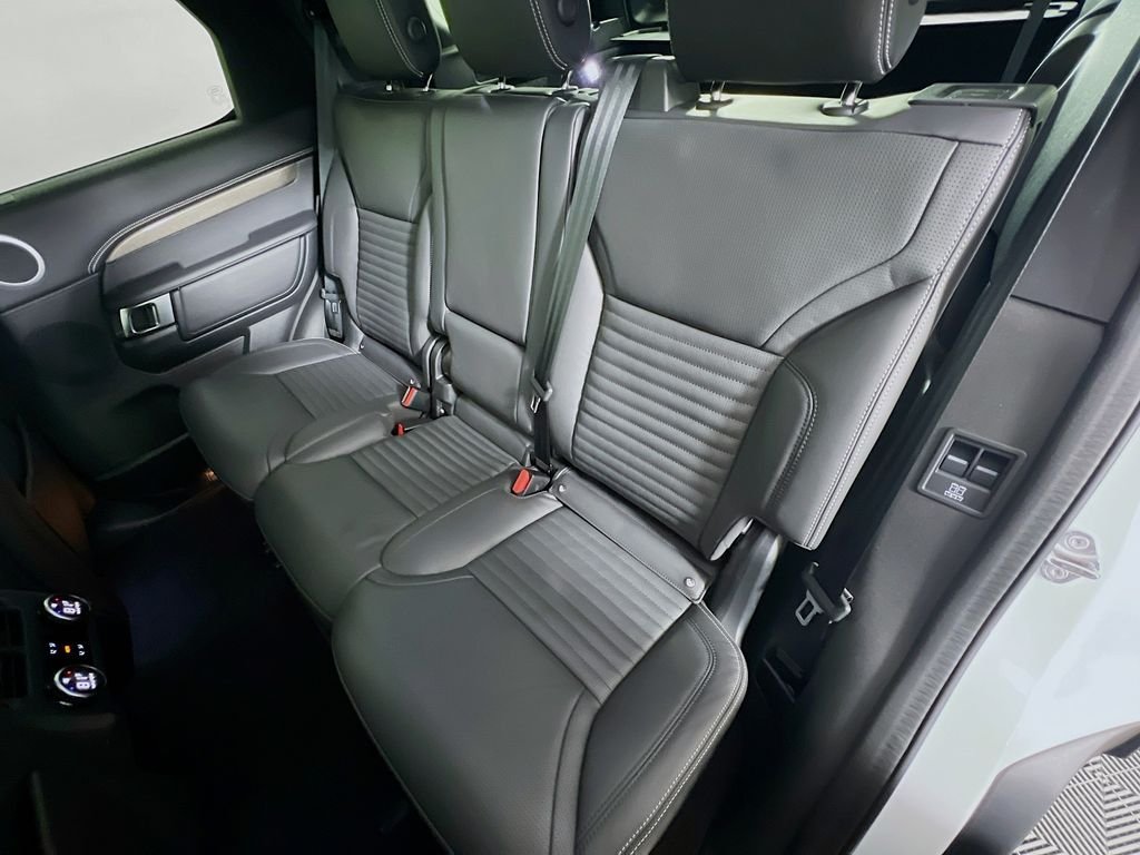Certified Used 2025 Fuji White Land Rover Metropolitan Edition image 26