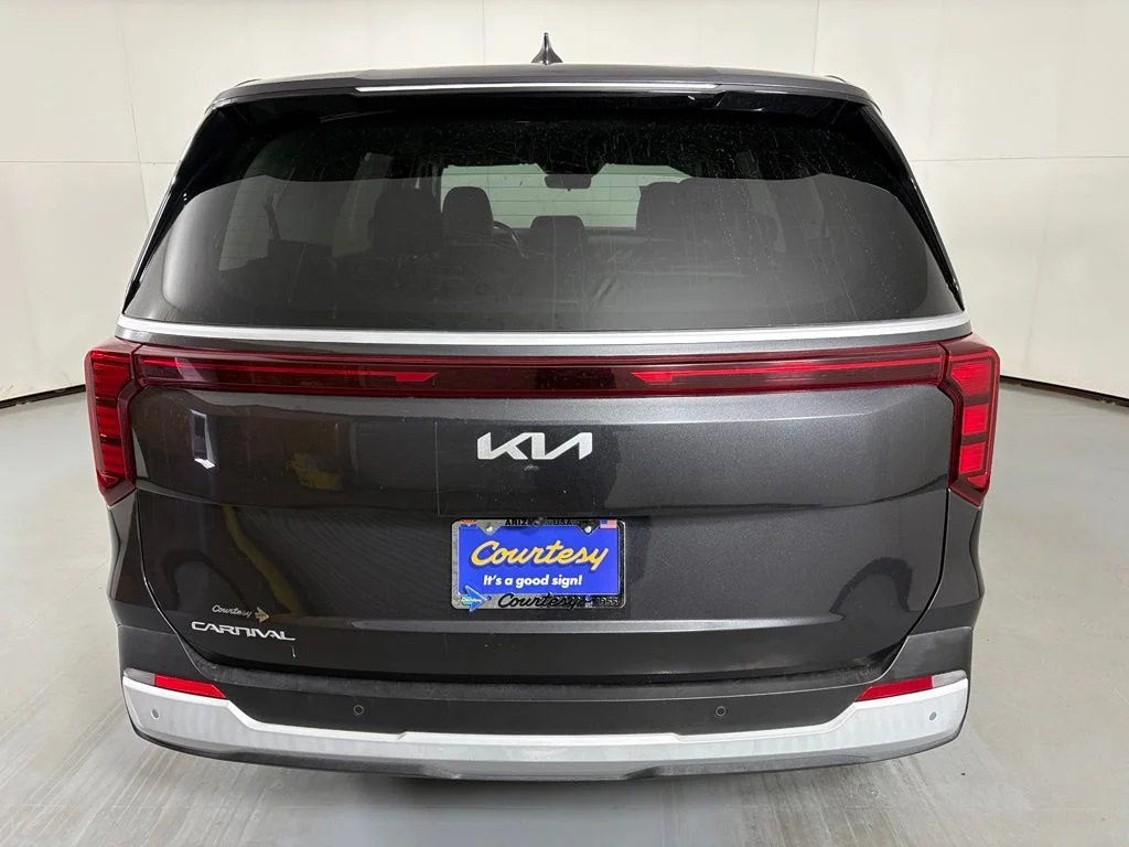 Used 2025 Gray Kia LXS image 7