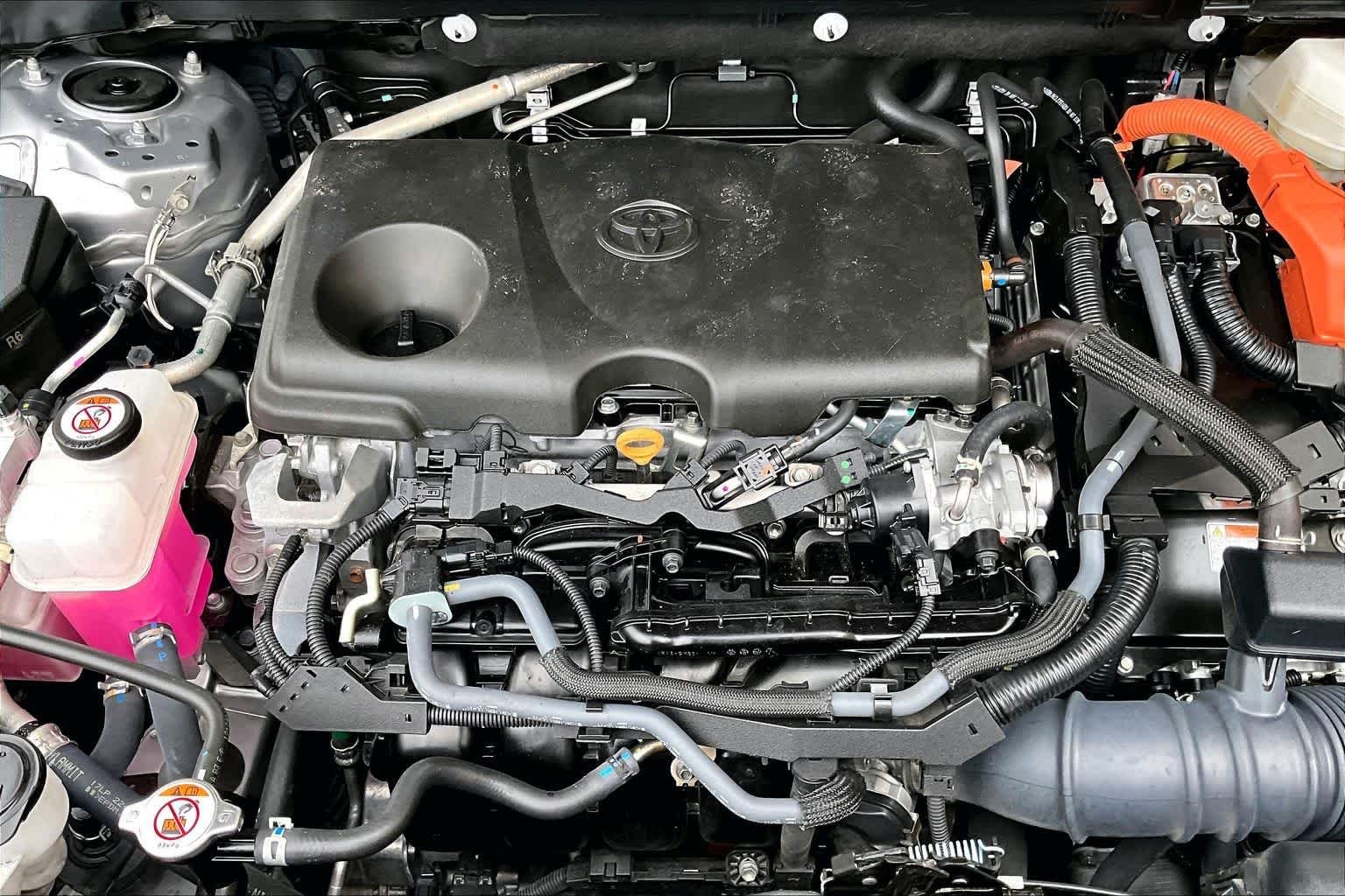 Used 2025 Silver Sky Metallic Toyota Hybrid XLE image 32