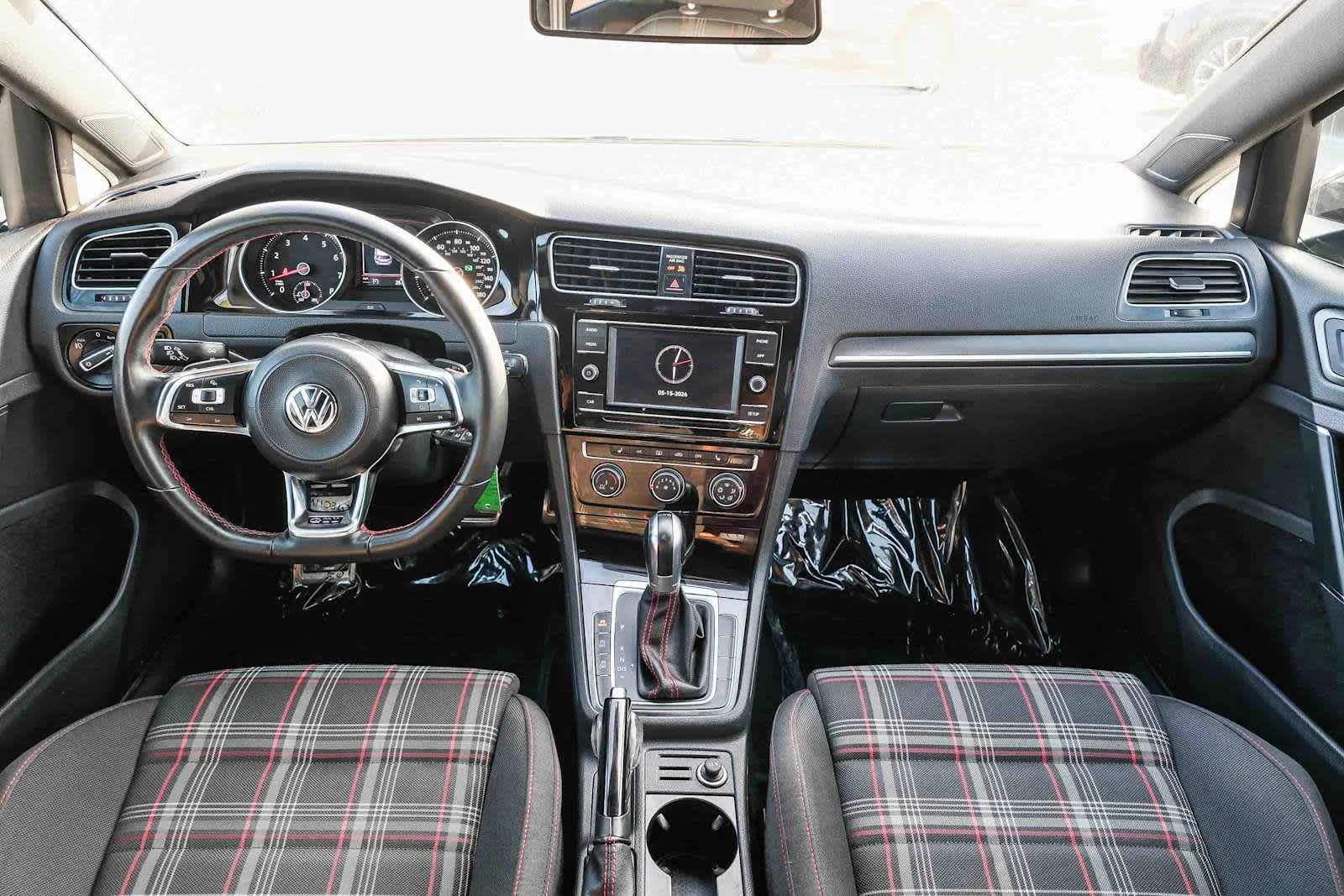 Used 2018 Deep Black Pearl Metallic Volkswagen S image 12