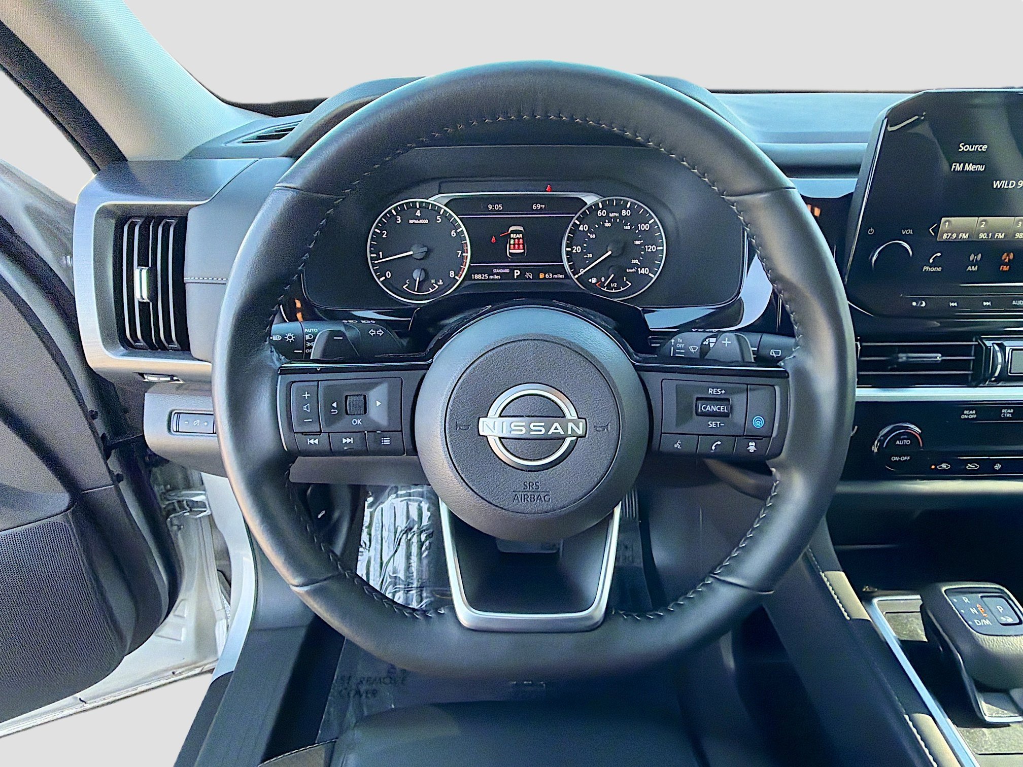 Used 2025 Brilliant Silver Metallic Nissan SL image 40