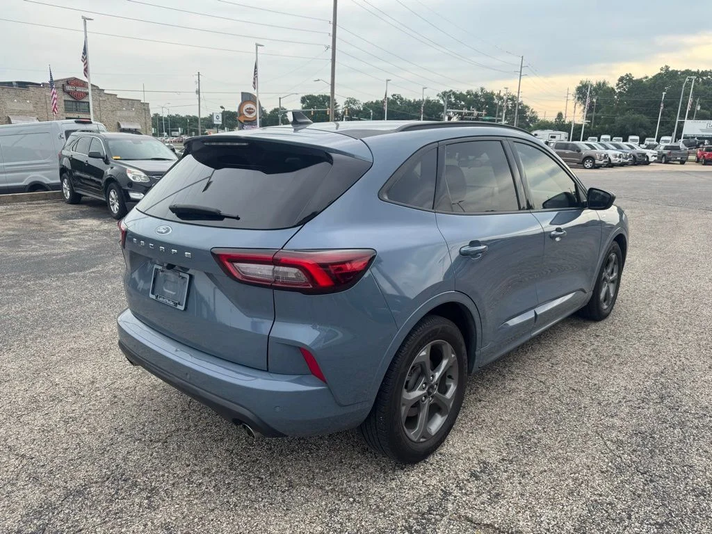 Used 2023 Vapor Blue Ford ST-Line image 7