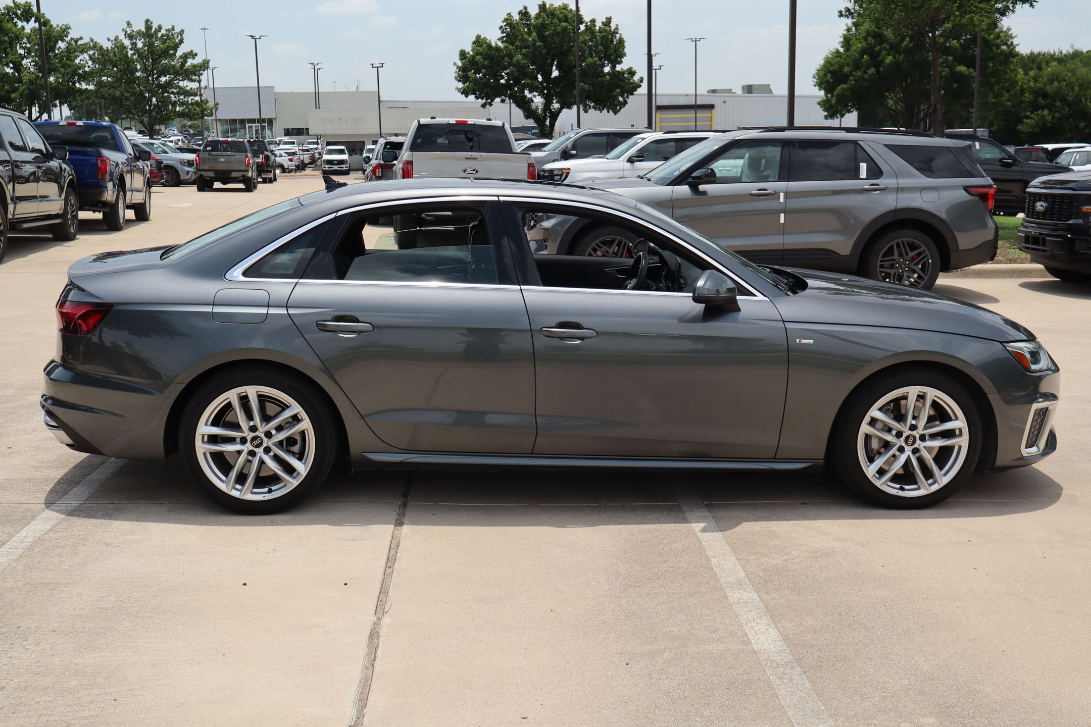 Used 2023 Daytona Gray Pearl Effect Audi 45 S line Premium image 2