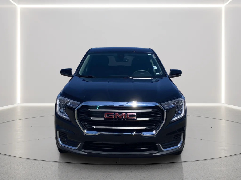 Used 2024 Ebony Twilight Metallic GMC SLE image 7