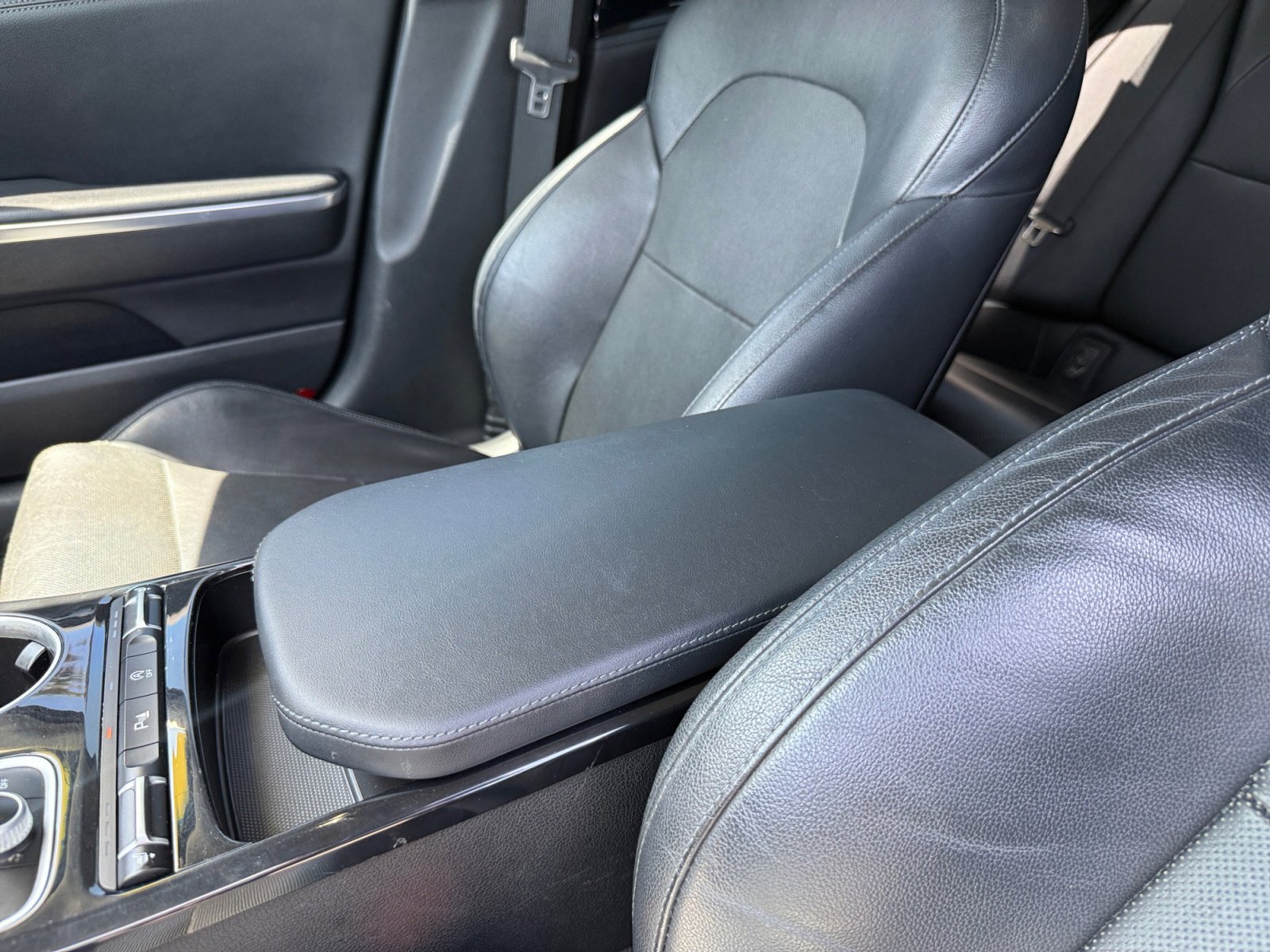 Used 2018 Aurora Black Kia Base image 14