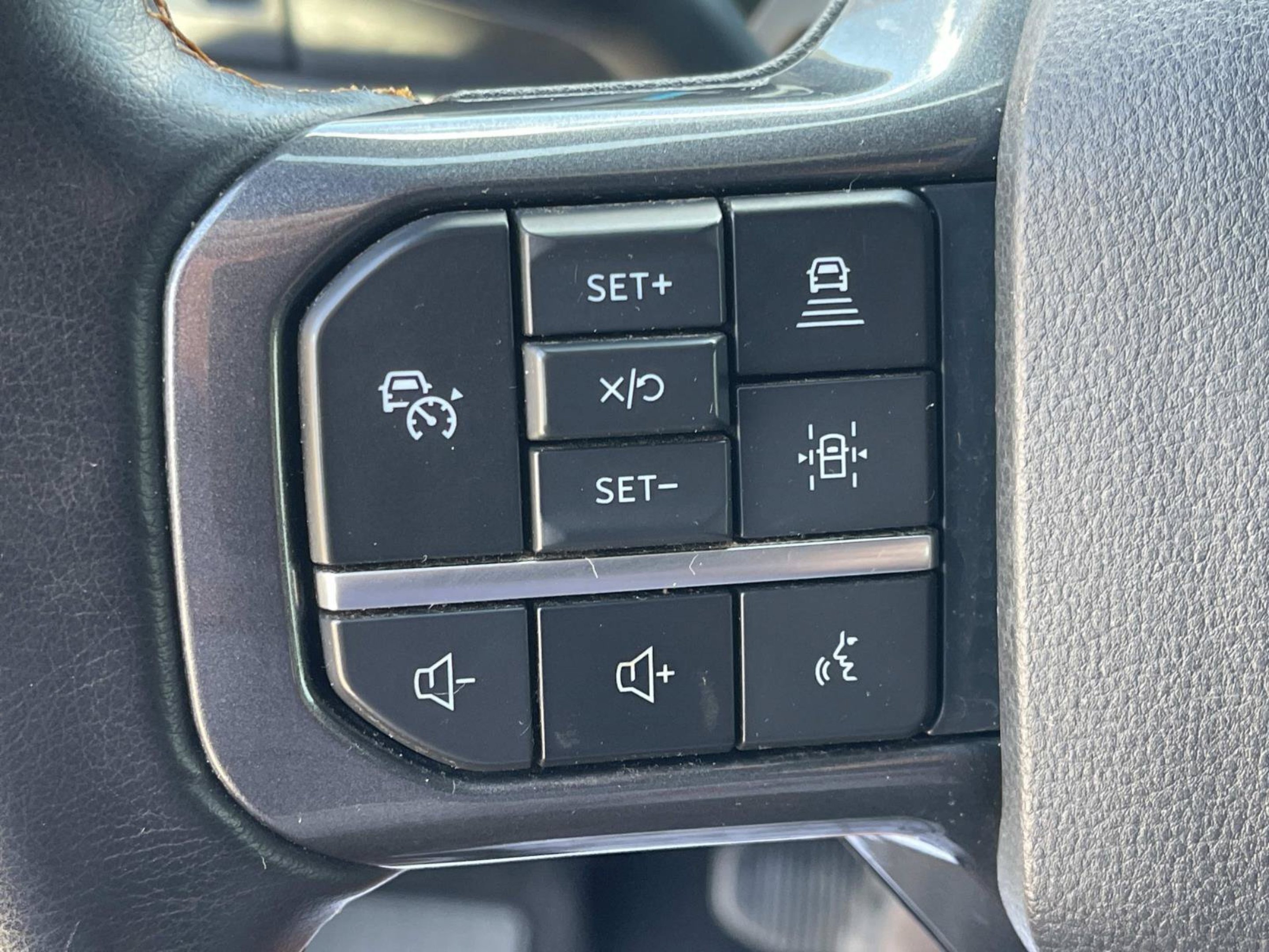 Used 2023 White Metallic Ford Tremor image 41