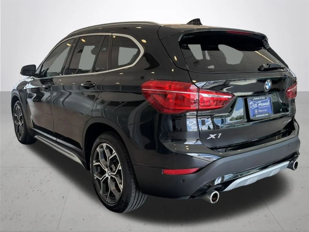 Used 2021 Black BMW xDrive28i image 10