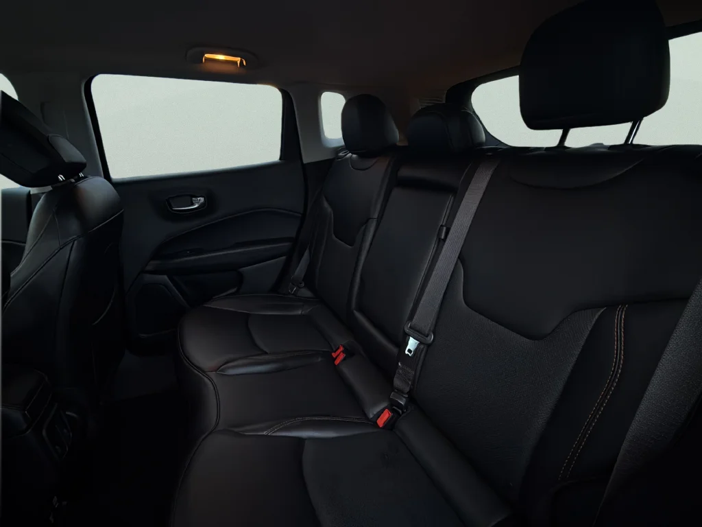 Used 2021 Diamond Black Crystal Pearlcoat Jeep Limited image 27