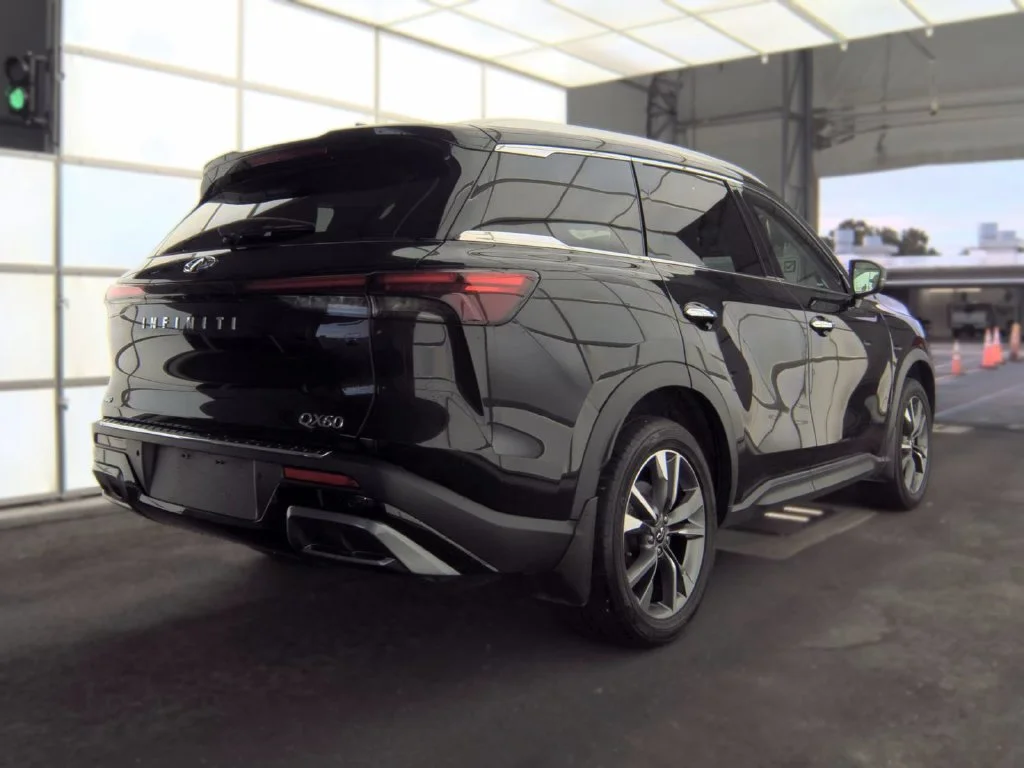 Certified Used 2023 Black INFINITI LUXE image 2