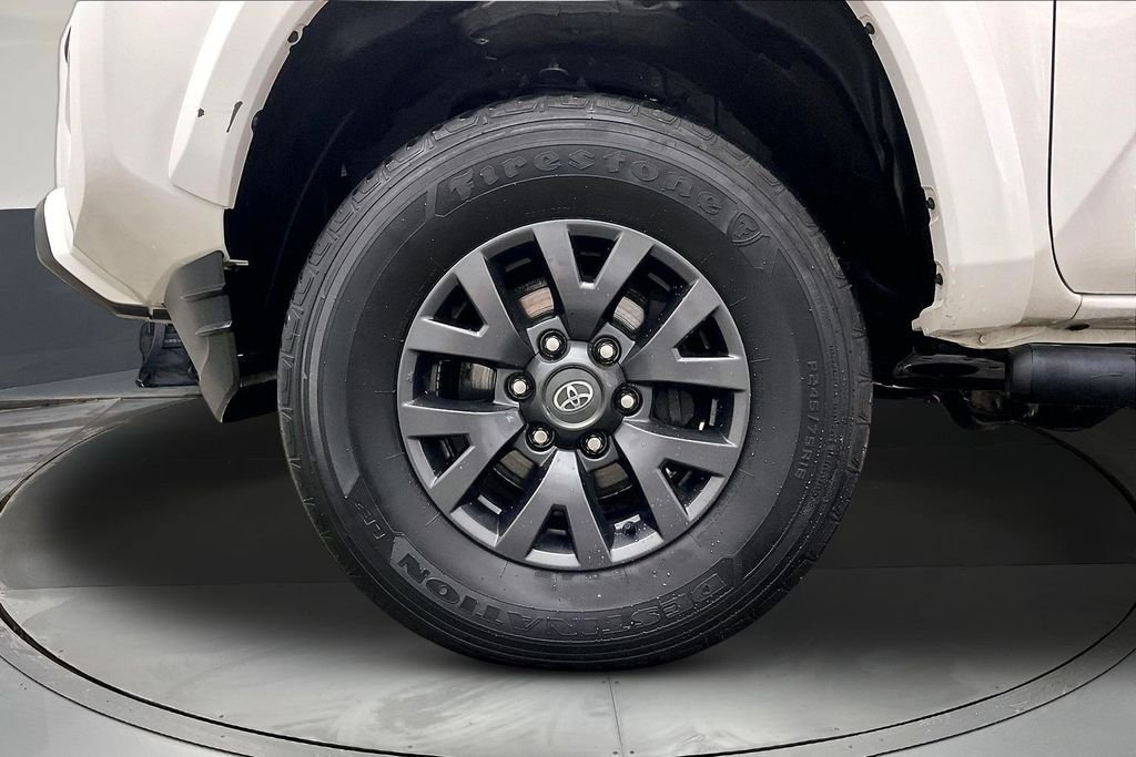 Used 2023 White Toyota SR5 image 12