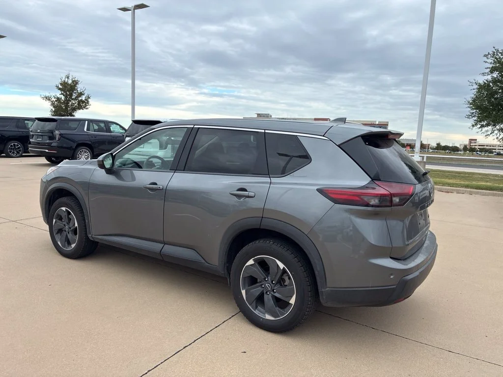 Used 2024 Nissan Rogue SV with VIN 5N1BT3BA8RC704073 for sale in Waxahachie, TX