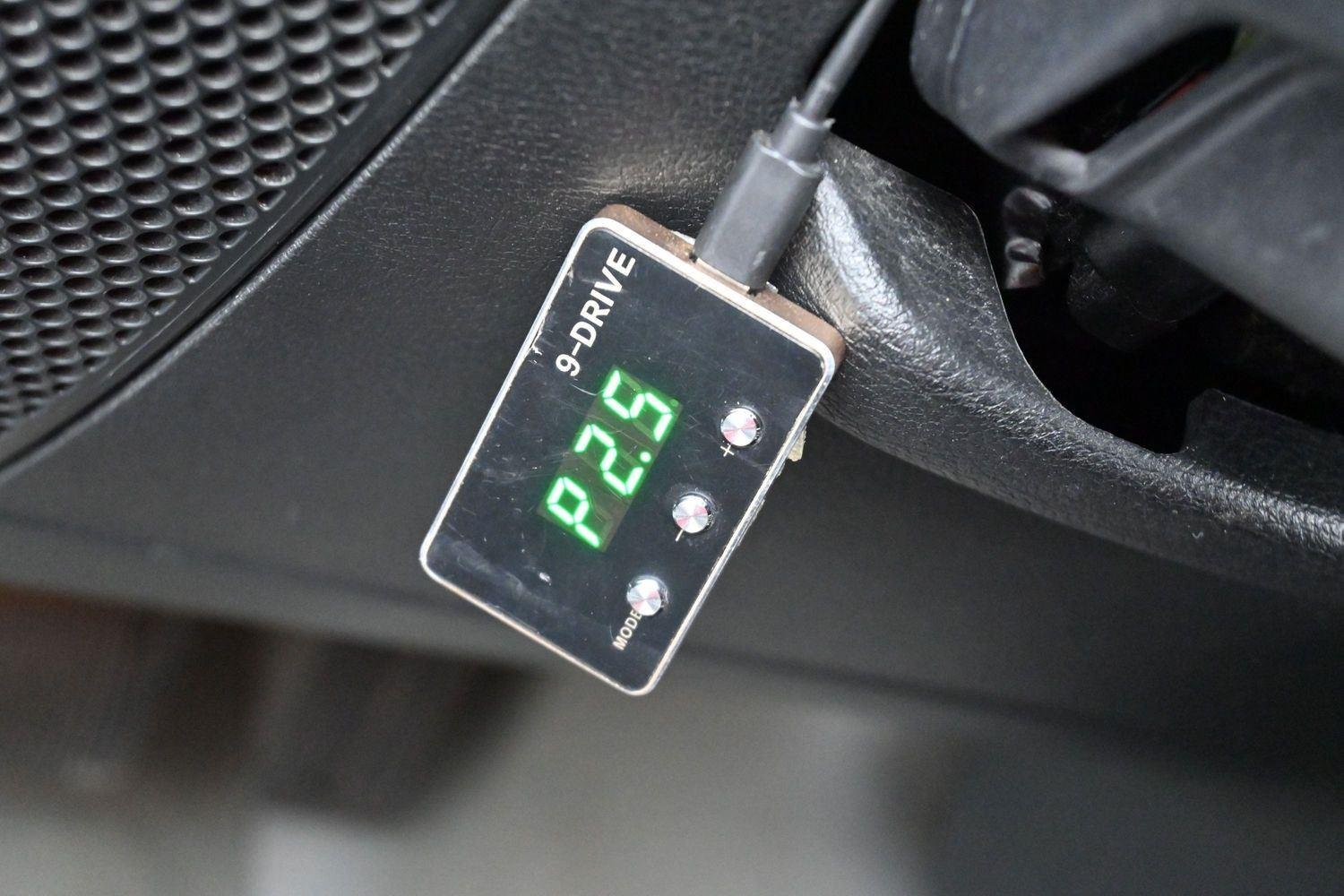 Used 2017 Billet Silver Metallic Clearcoat Jeep Smoky Mountain image 28