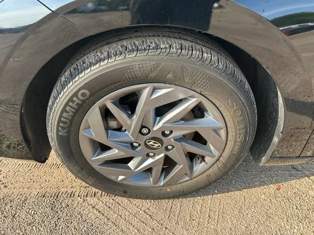 Used 2024 Abyss Black Hyundai SEL image 19