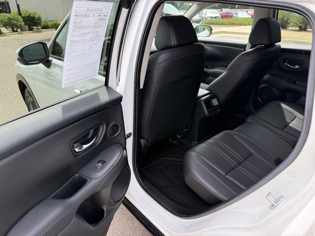 Used 2024 Platinum White Pearl Honda EX-L image 12