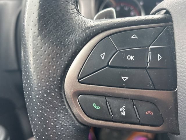 Used 2020 Octane Red Pearlcoat Dodge SXT image 18