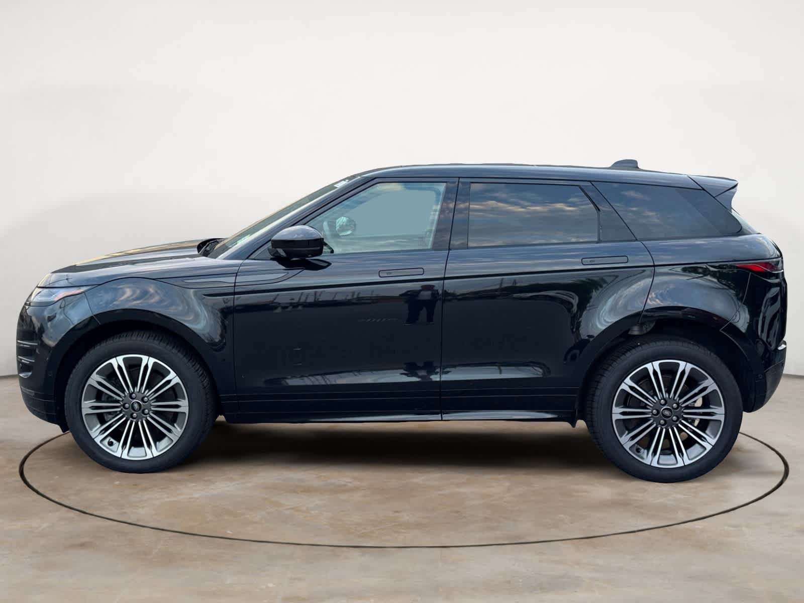 Certified Used 2026 Santorini Black Metallic Land Rover Dynamic SE image 2