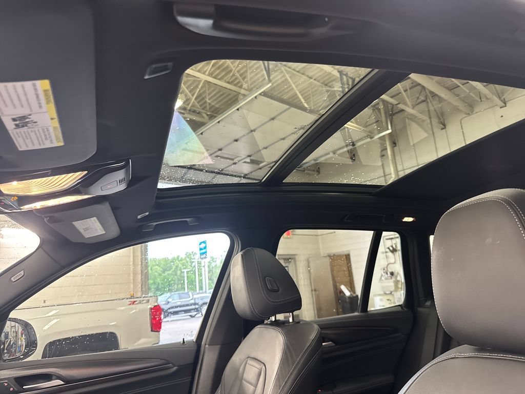 Used 2023 White BMW xDrive30i image 19