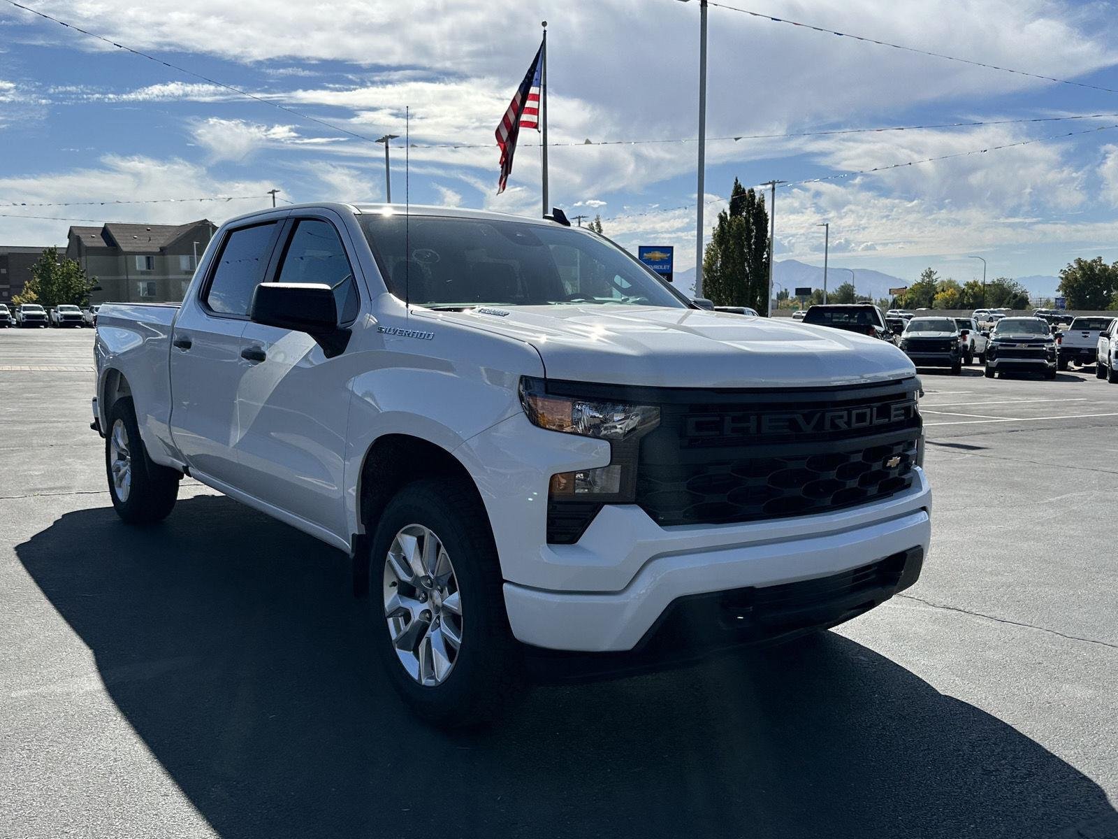 New 2026 Summit White Chevrolet Custom image 6