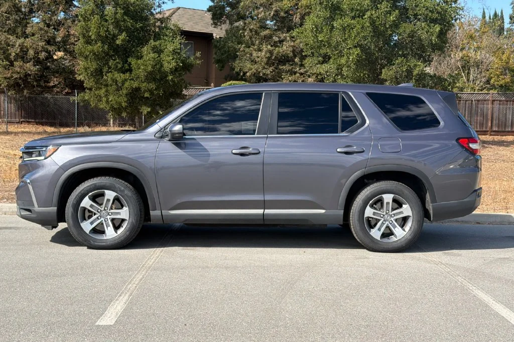 Used 2023 Modern Steel Metallic Honda EX-L image 7