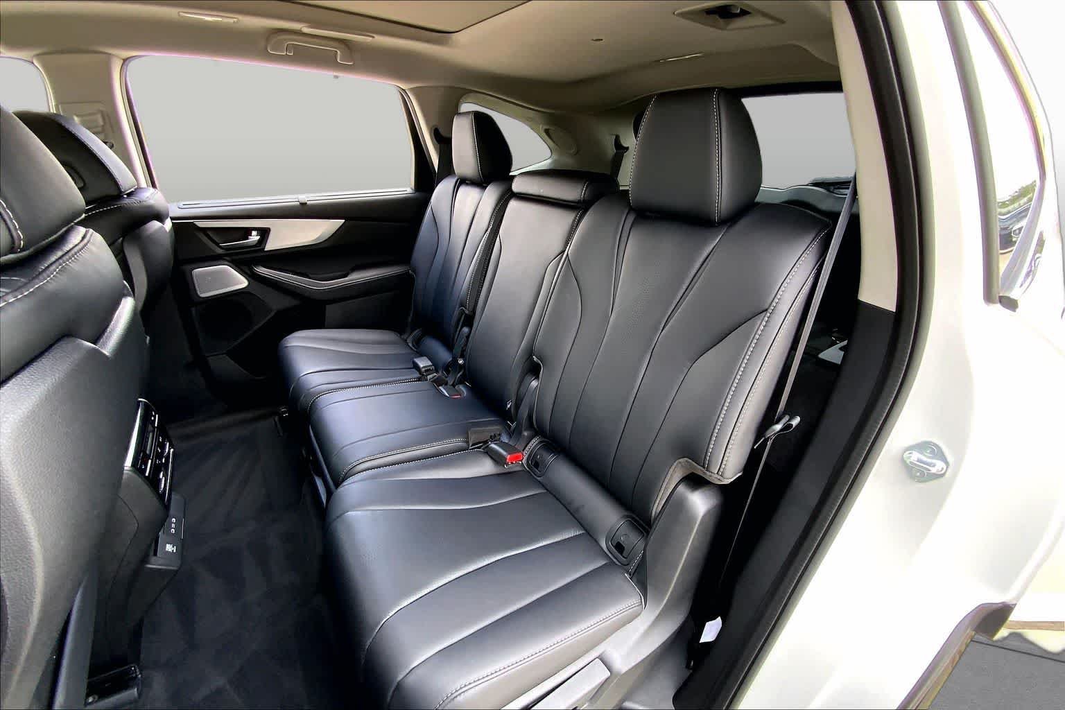 Used 2026 Platinum White Pearl Acura w/Technology Package image 19