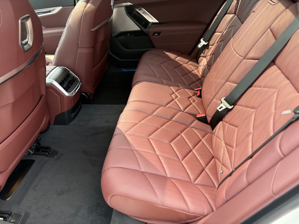 2025 BMW 7 Series 760i - Photo 18