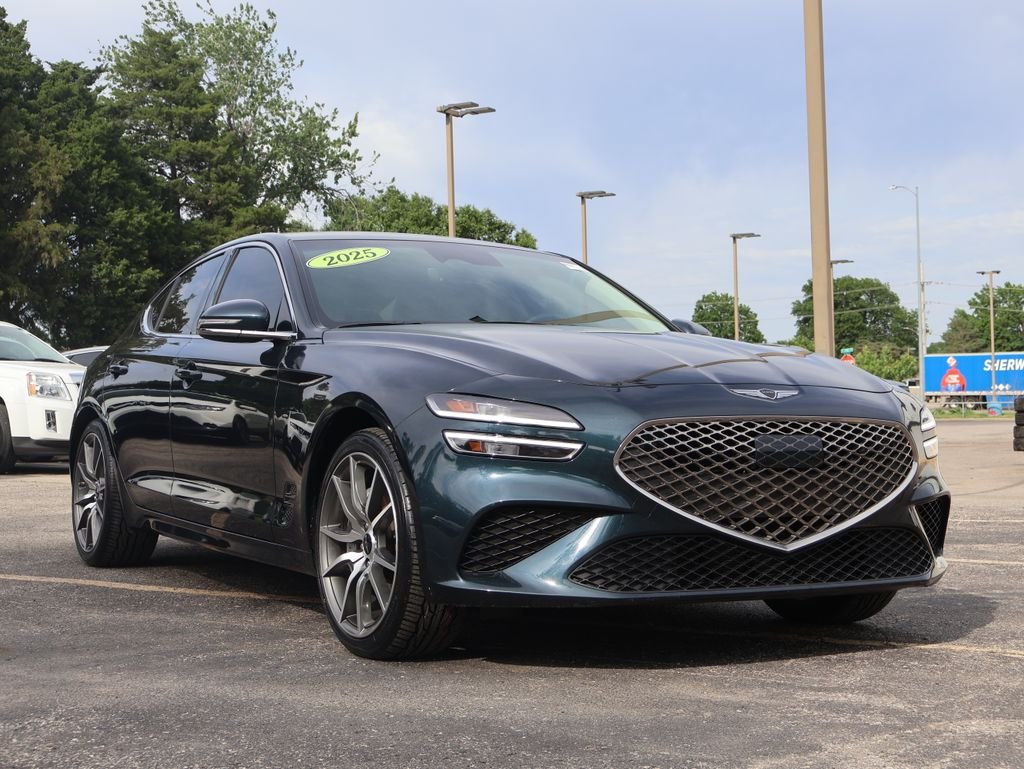 2025 Genesis G70 2.5T Standard's photo