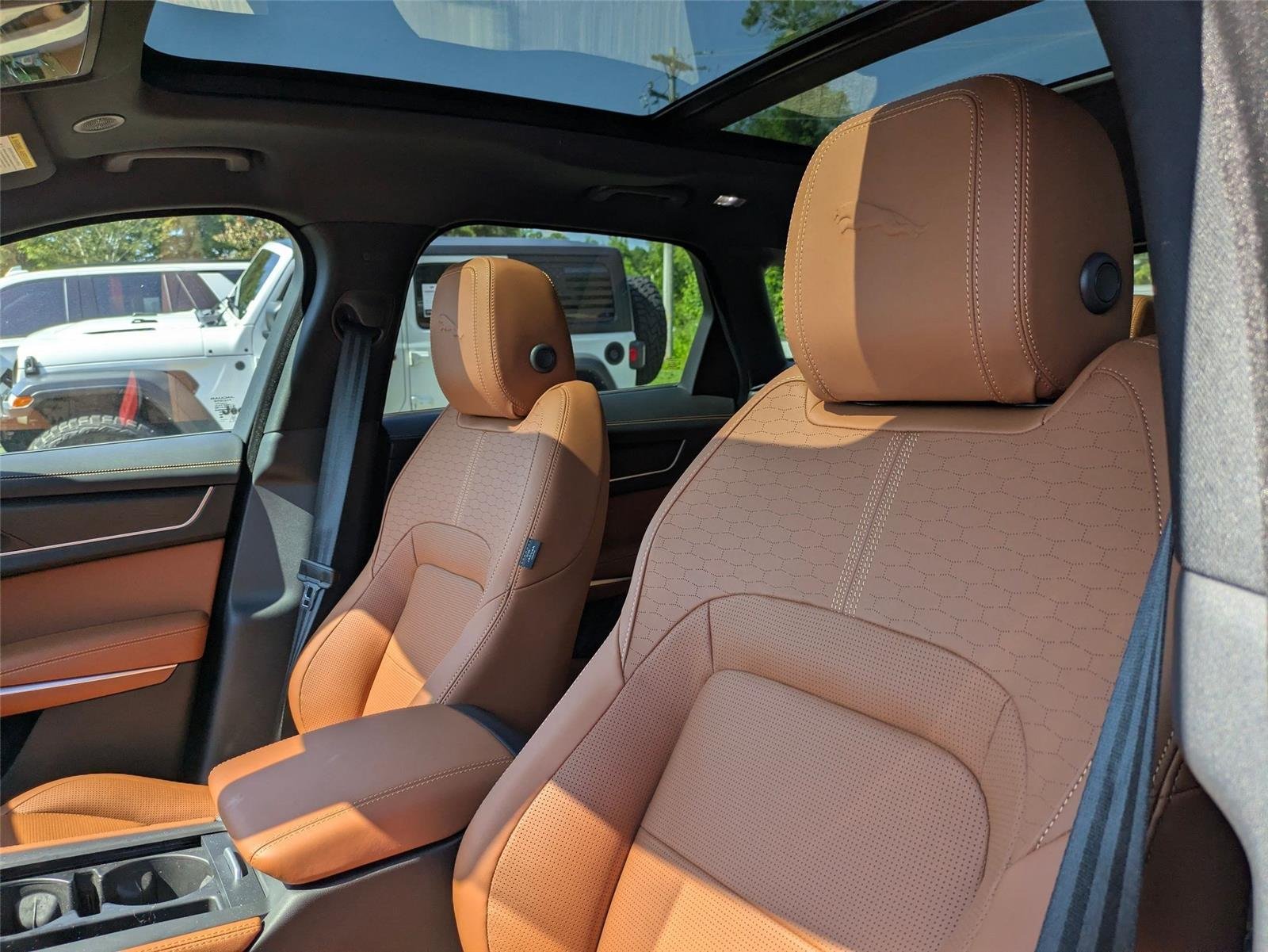 New 2026 Santorini Black Jaguar R-Dynamic S image 13
