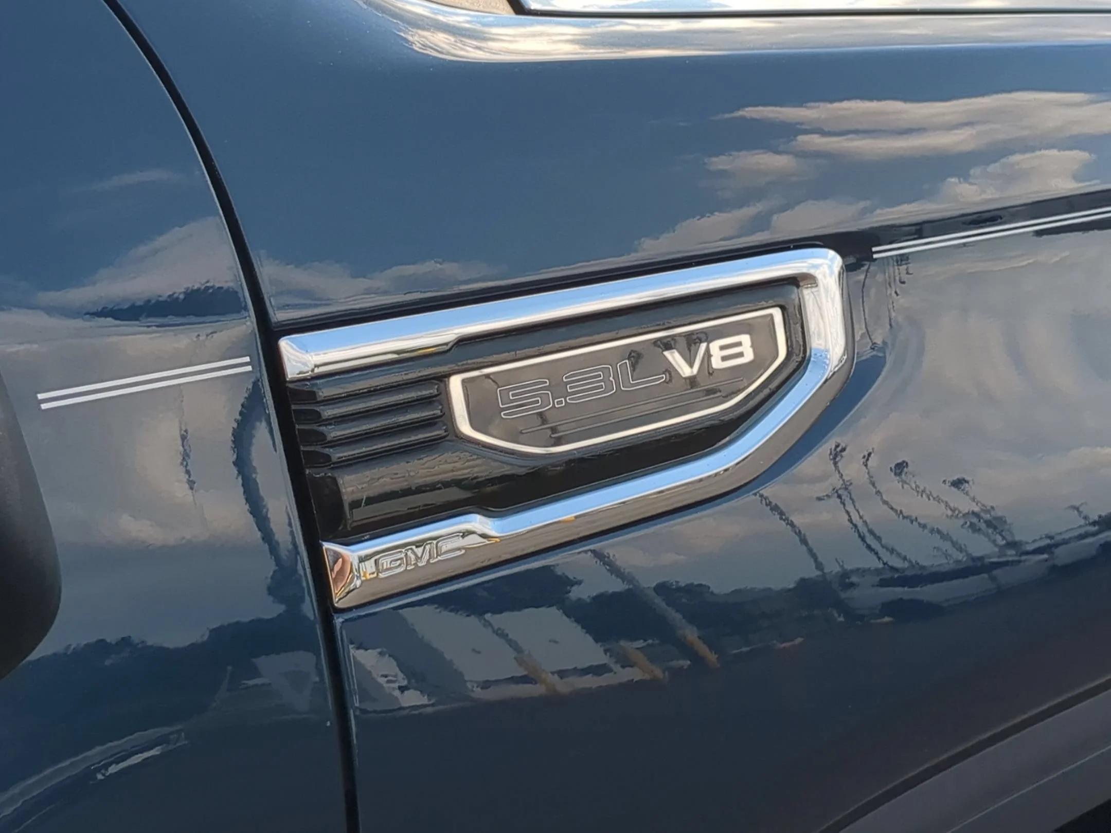 Used 2021 Pacific Blue Metallic GMC SLT image 29