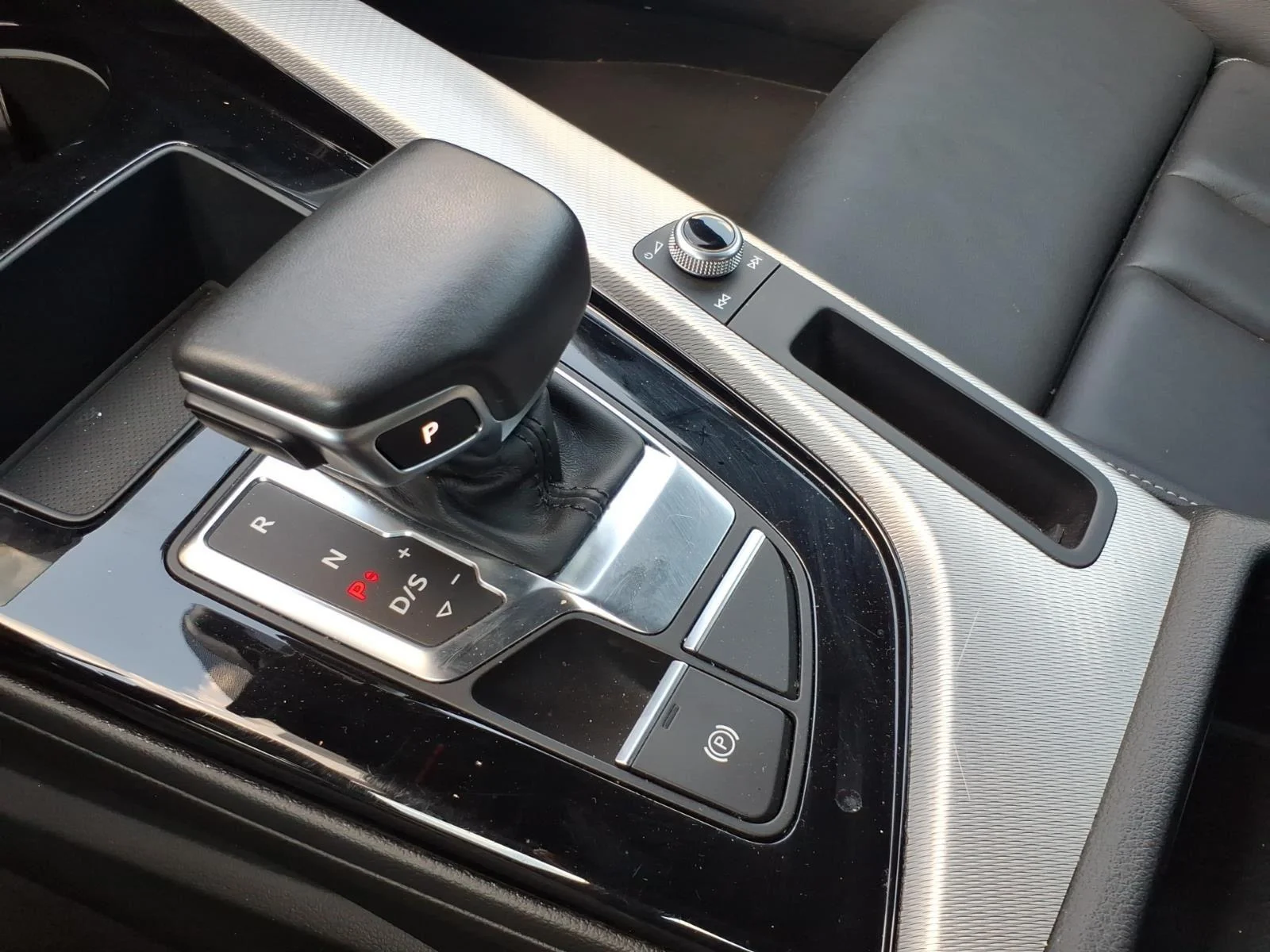 Used 2025 WHITE Audi S line Premium image 19