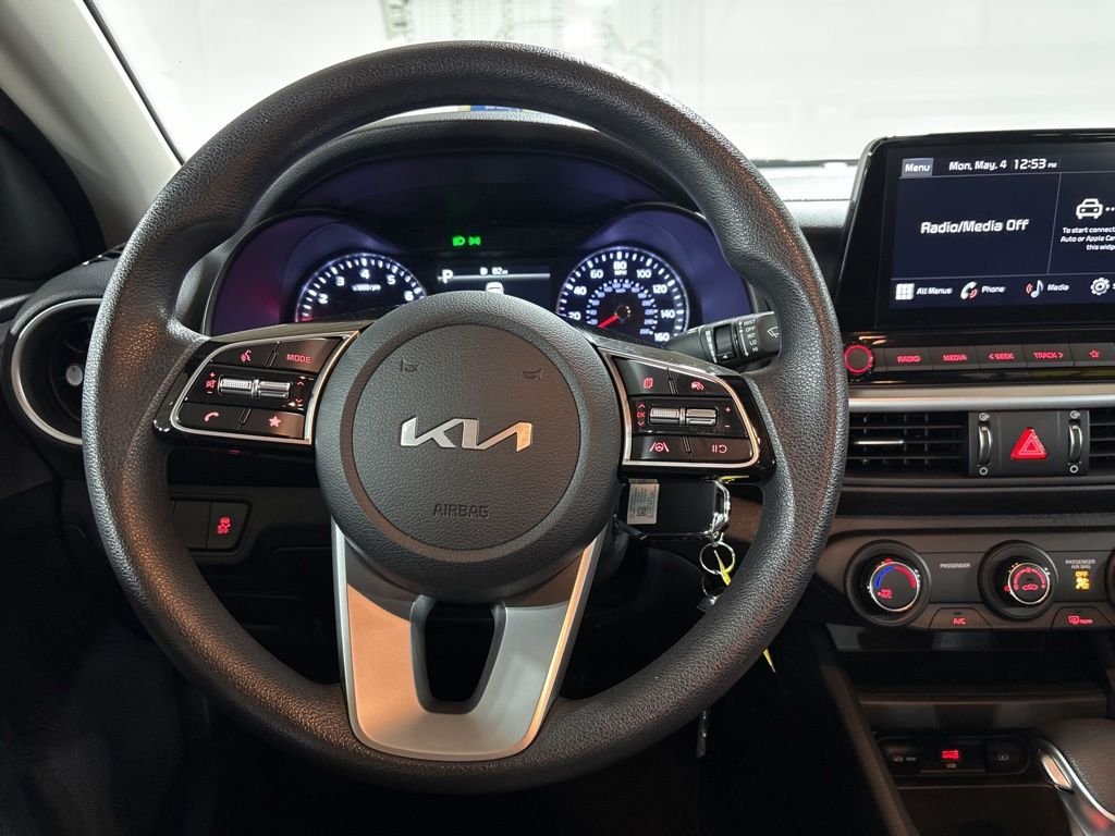 Used 2024 Red Kia LXS image 10