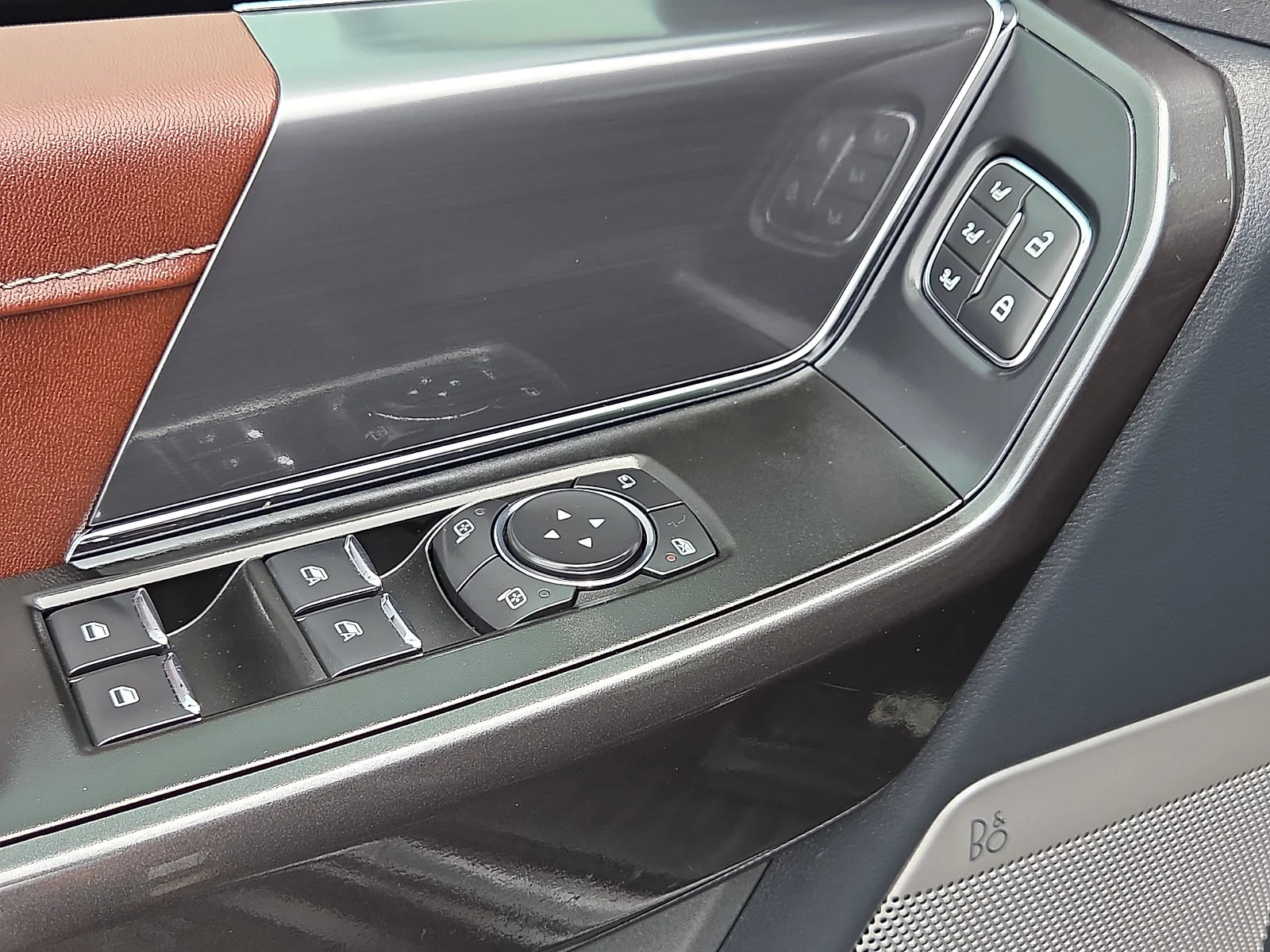 Used 2021 Carbonized Gray Metallic Ford LARIAT image 13