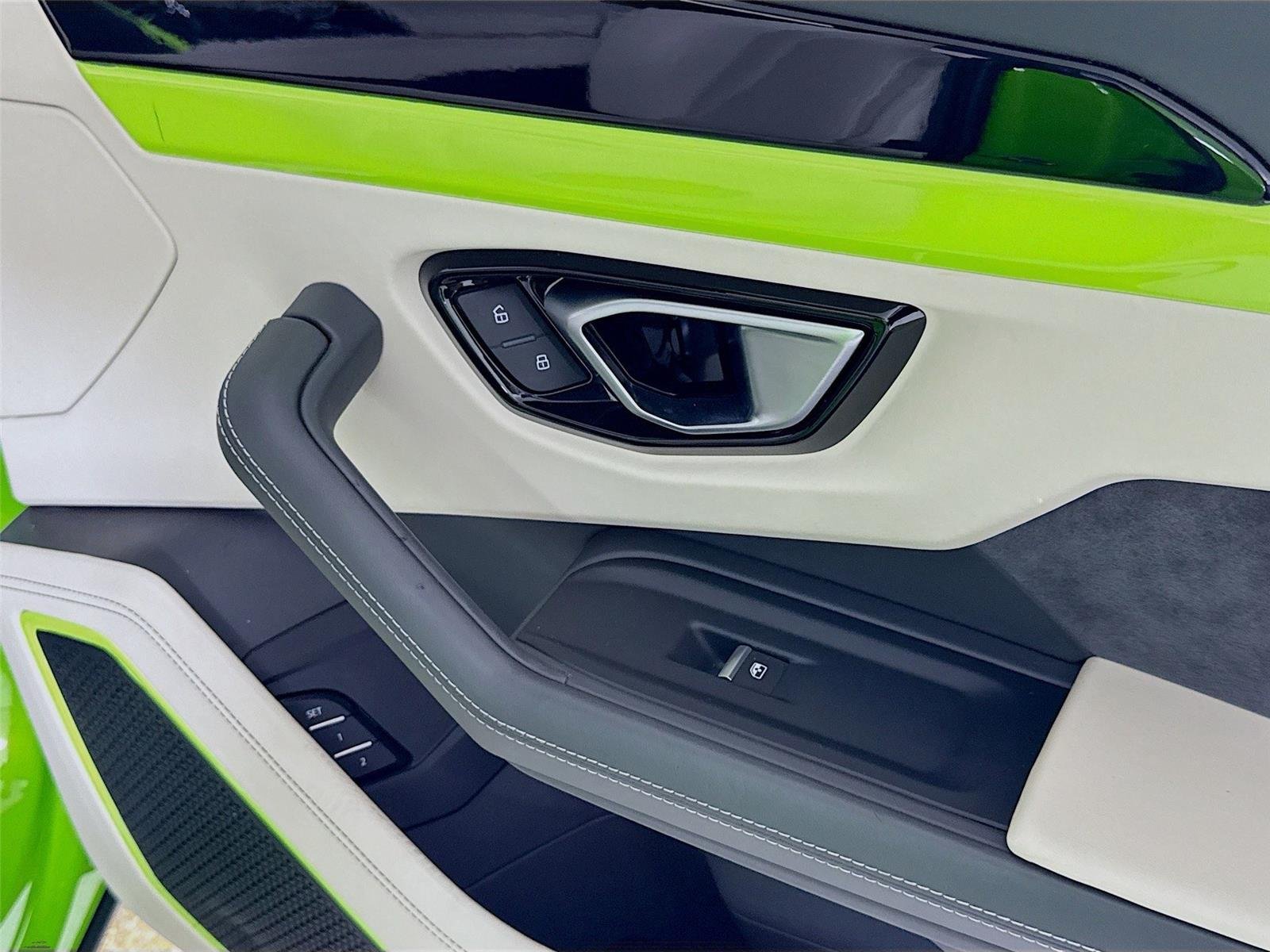 2022 Lamborghini Urus Pearl Capsule - Photo 37