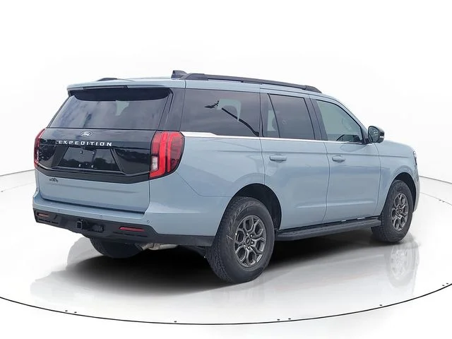 New 2027 Gray Metallic Ford Active image 5