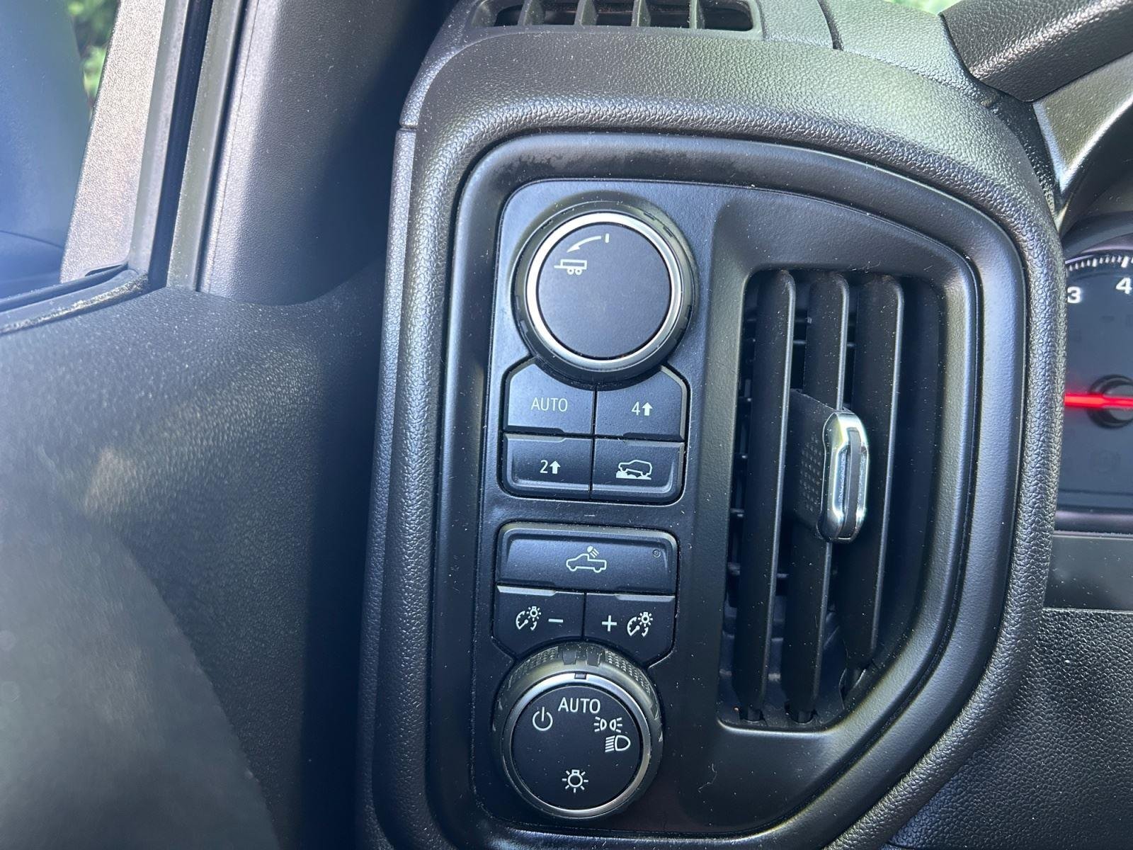 Used 2020 Summit White Chevrolet Work Truck image 18