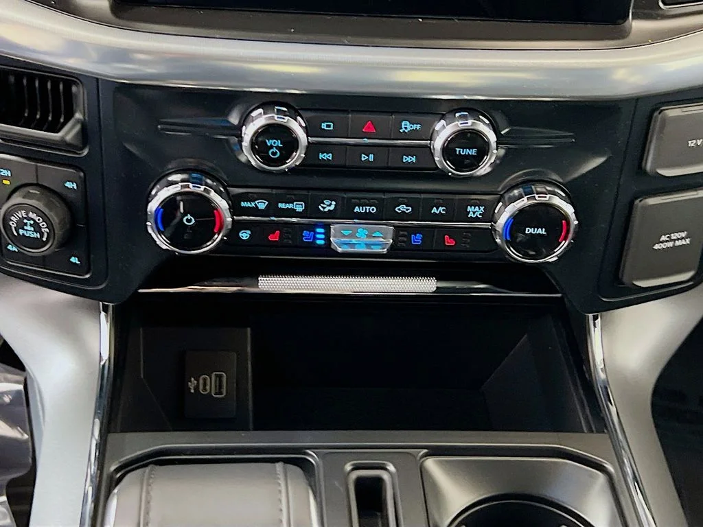 New 2026 Antimatter Blue Metallic Ford Lariat image 9