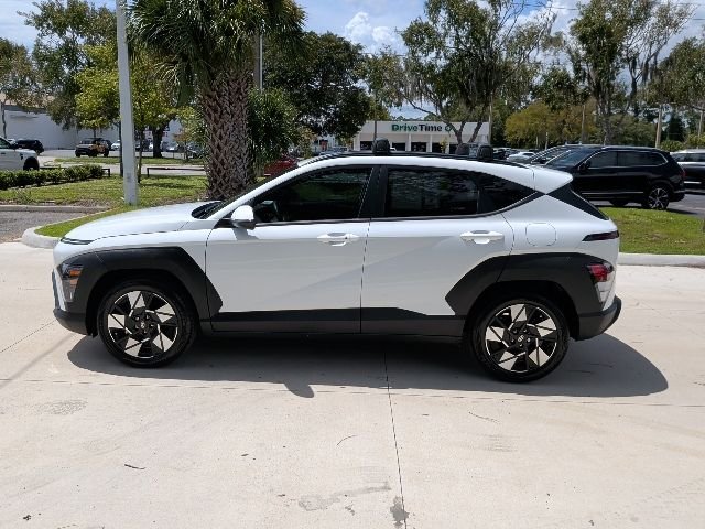 Used 2024 White Hyundai SEL image 13