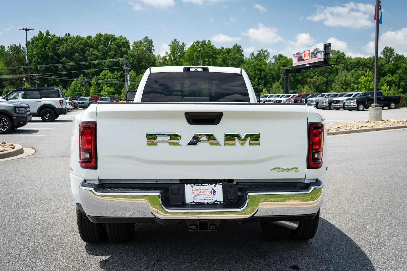 New 2026 Bright White Clear-Coat Exterior Paint RAM Tradesman image 8