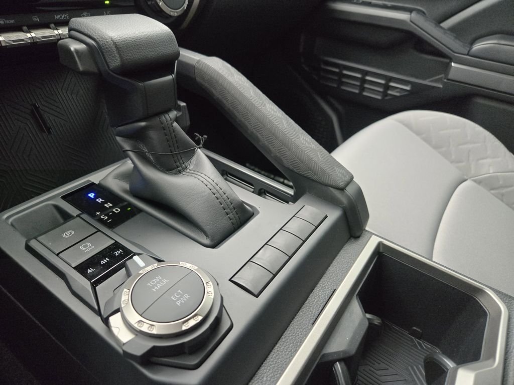 2026 Toyota Tacoma SR5 - Photo 17