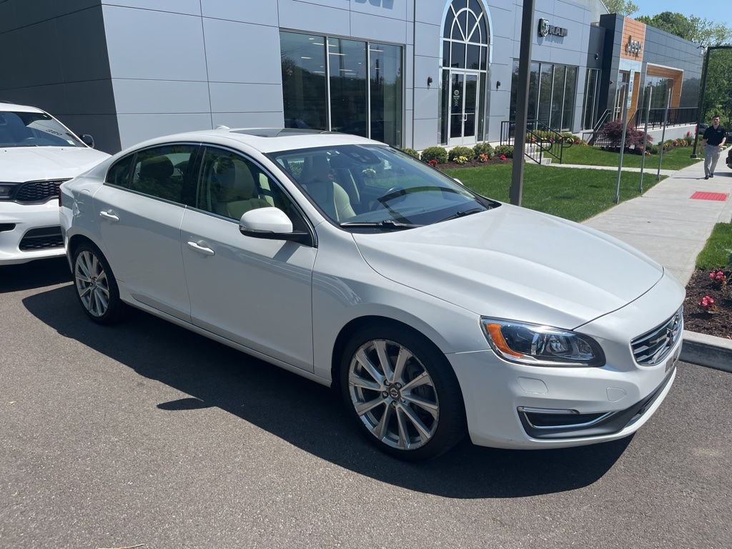 2018 Volvo S60 T5 AWD Inscription Platinum's photo